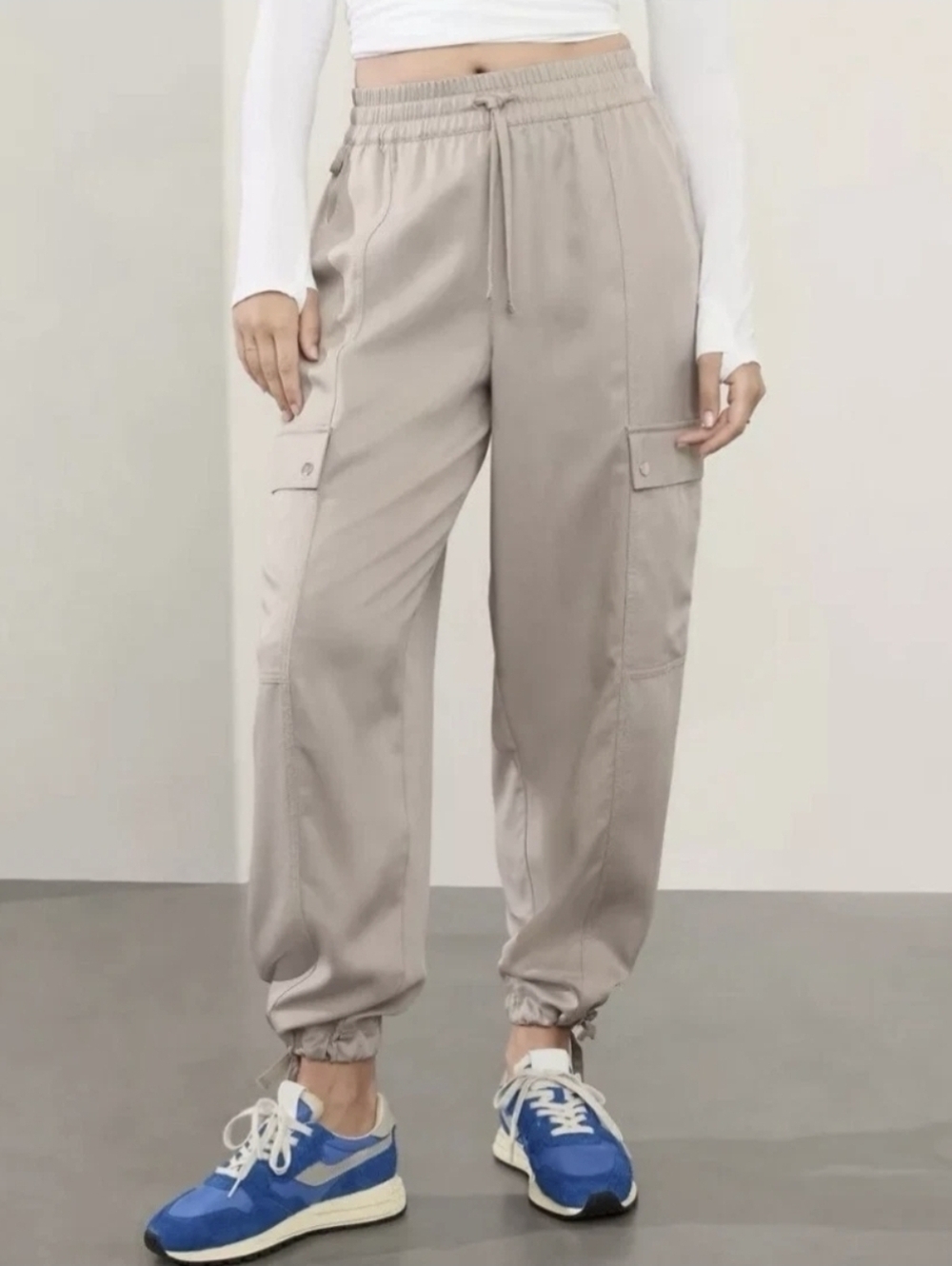 Athleta Celestial Soft Utility Cargo Pant SIZE EXTRA SMALL Stone Grey